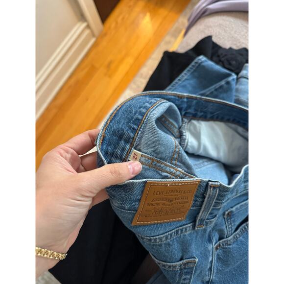 LEVI'S Baggy Dad Jorts in Foolish Love Dark Wash Size 27 - Picture 7 of 7